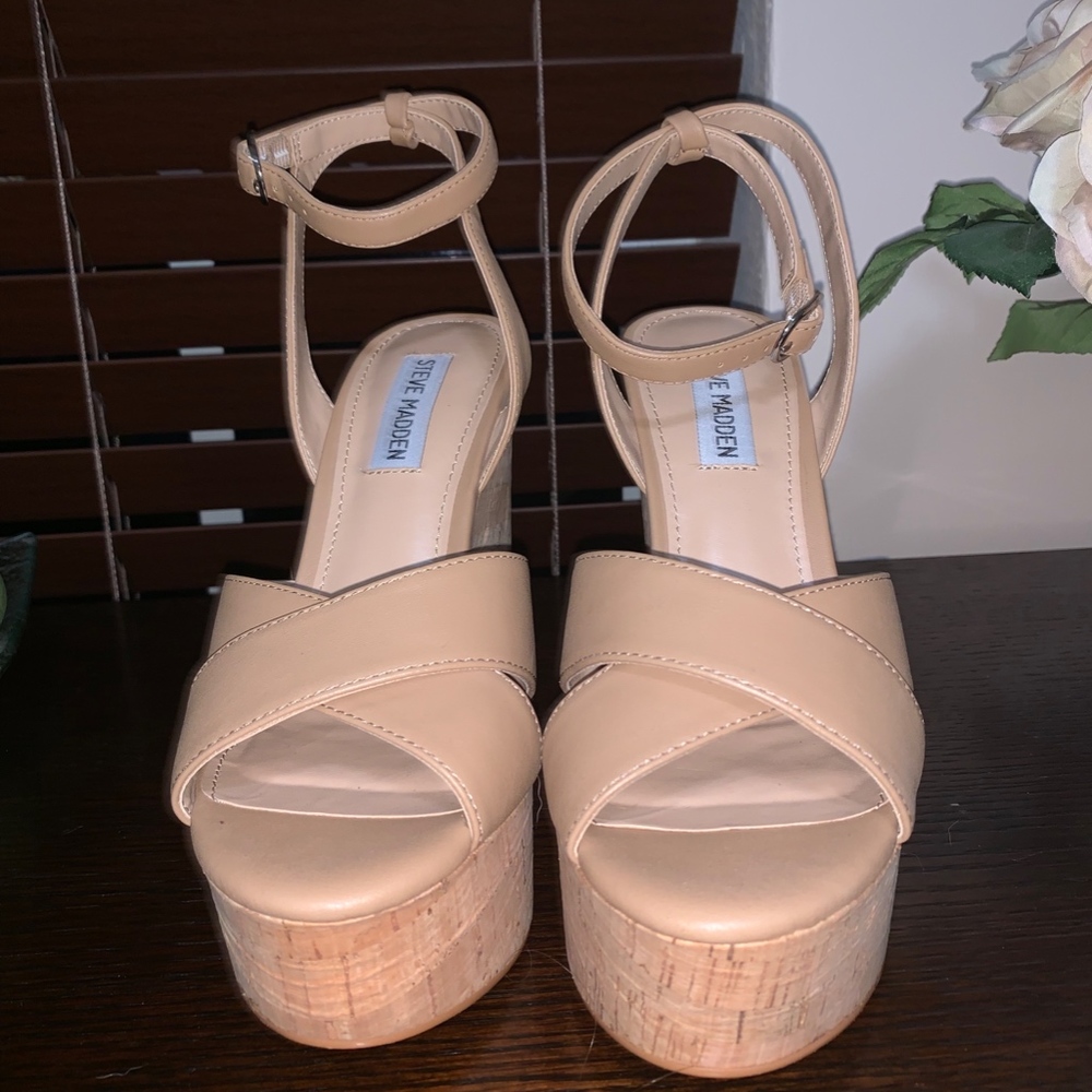 Steve Madden Mel in Natural Wedge